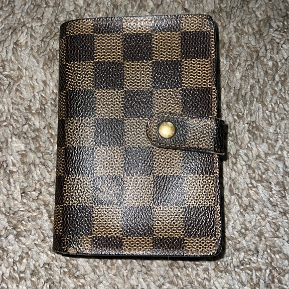 Louis Vuitton Handbags - Authentic Louis Vuitton Damier Ebene Kisslock Wallet